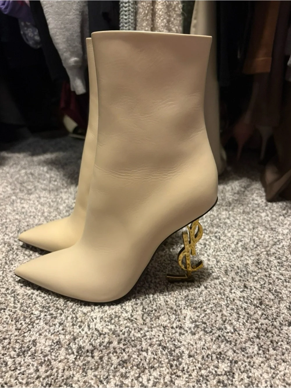 Saint Laurent Beige Opyum Booties with YSL emblem. - Picture 6 of 10